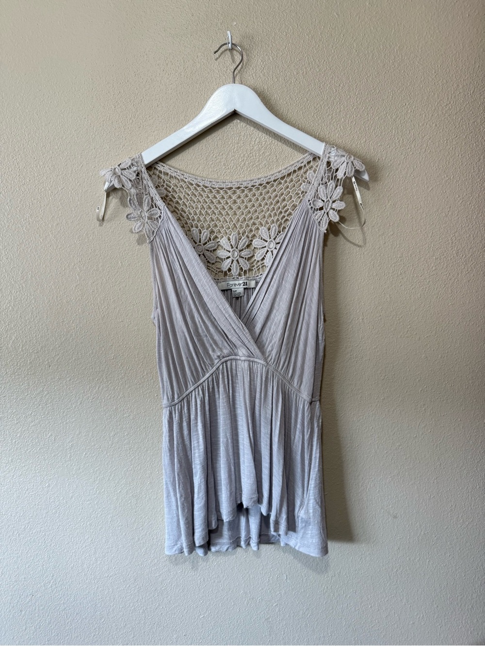 Forever 21 Cream Floral Crochet-Back Sleeveless V-Neck Tunic